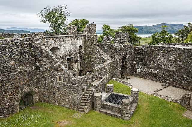 Dunstaffnage Castle, dating from before 1240, is one of Scotland’s oldest stone castles. Photo credit:Greg_Men